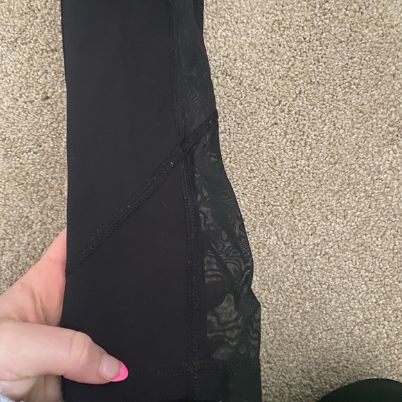 Lululemon Size 2 Black Mesh Leggings - Picture 4 of 5